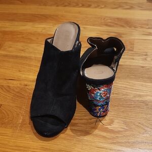 Elegant Black Embroidered Women's Mules